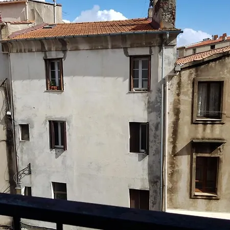 Vieille Ville: Imperial Near Port And Beaches *